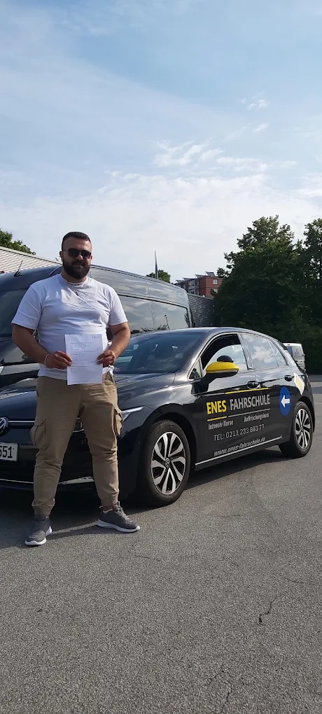 Bestandener Fahrschüler der Enes Fahrschule